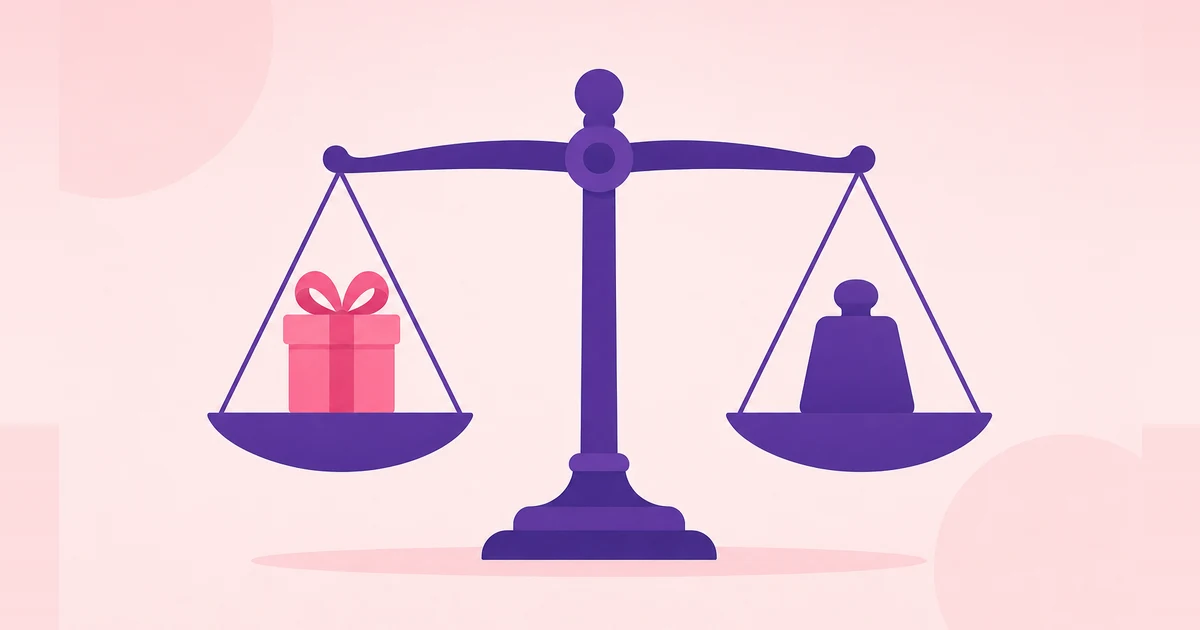 Une balance en équilibre : un cadeau rose d'un côté, un poids violet de l'autre